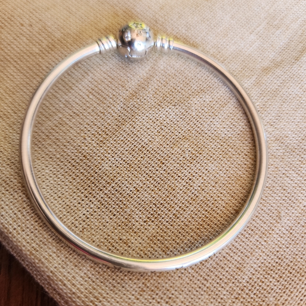 Pandora star and galaxy bangl PANDORA Moments Stars & Galaxy Bangle-590009C0 - Picture 8 of 16